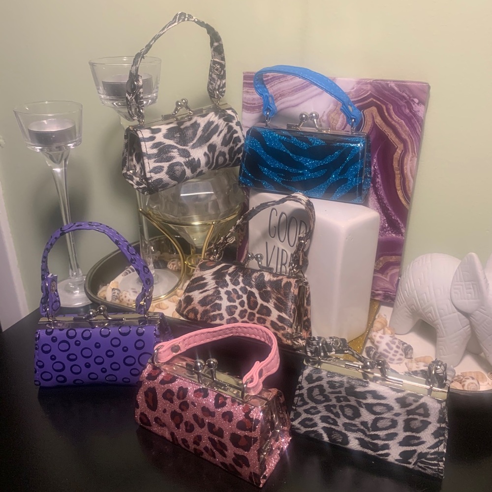💜Purple Purse🖤 - Picture 3 of 3